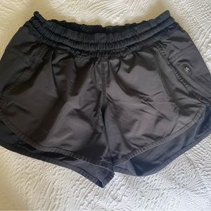 Lululemon Shorts - black size 2